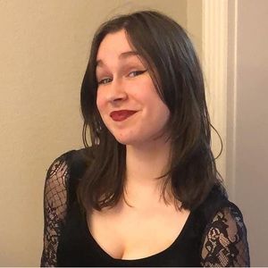 Meet your Posher, Leila